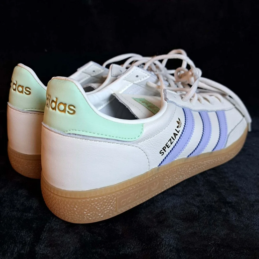 Adidas Handball Spezial Mens Casual Off White/Violet Purple/Gum IH2460 Size 10